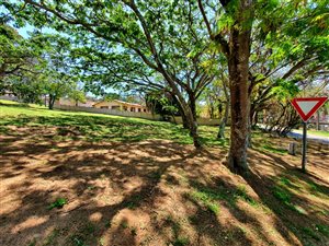1312 m² Land available in Woodgrange