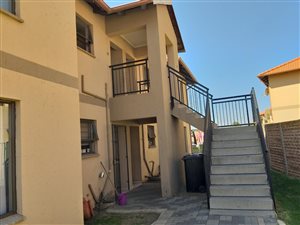 3 Bed Townhouse in Parkrand