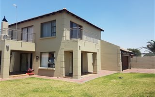 3 Bedroom House in Aerorand