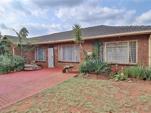6 Bed House in Wierda Park