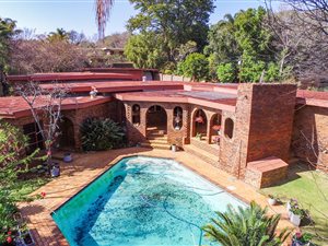5 Bed House in Meyerspark