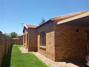3 Bedroom Townhouse in Krugersdorp Central