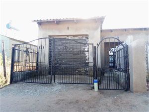 2 Bed House in Duduza