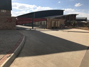 670 m² Industrial space in Willow Park Manor