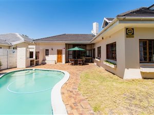 5 Bed House in Rondebosch