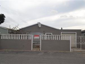 3 Bed House in Mitchells Plain Central