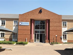 595 m² Office Space in Randjespark