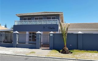 7 Bedroom House in Ottery