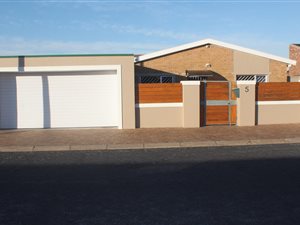 3 Bed House in Lotus River