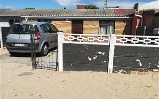 1 Bedroom House in Steenberg