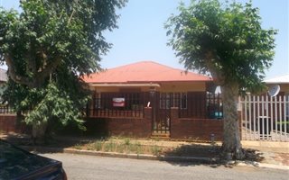 3 Bedroom House in Geduld