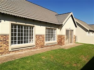 3 Bed Simplex in Heuwelsig Estate