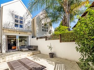2 Bed Townhouse in Fourways Gardens