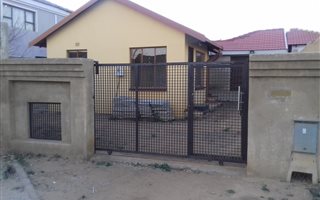 2 Bedroom House in Naturena