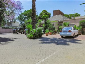9 Bedroom House in Norwood