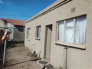 2 Bed House in Bophelong