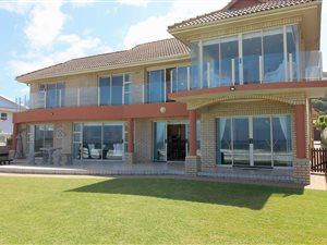 5 Bed House in Glentana