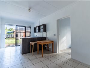1 Bed Garden Cottage in Lorraine