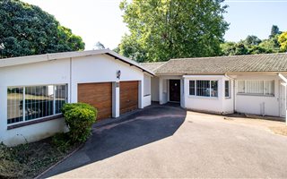 3 Bedroom House in Woodside