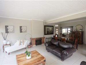 3 Bed House in La Rochelle