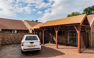 3 Bedroom House in Montana Park