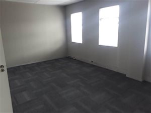 339 m² Commercial space in Essenwood