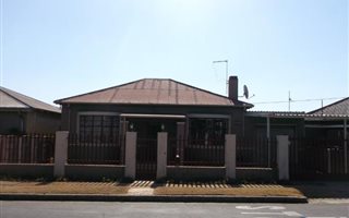 3 Bedroom House in Geduld
