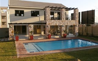 1 Bedroom Apartment in Bryanston
