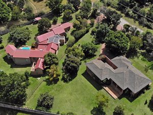 8 Bed House in Carlswald