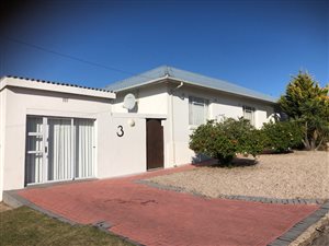 4 Bed House in Santos Bay