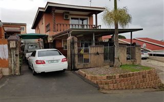4 Bedroom House in Caneside