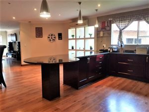 5 Bed House in Parkrand