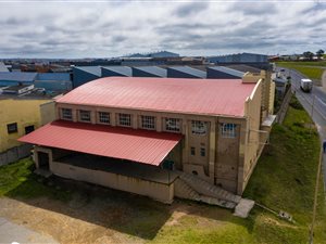 650 m² Commercial space in Braelyn