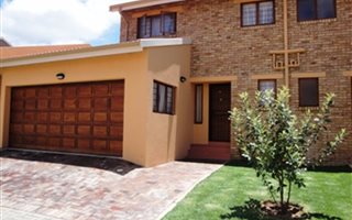 3 Bedroom Apartment in Radiokop