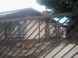 2 Bed House in Crown Gardens