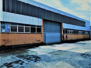 2400 m² Industrial space in Despatch