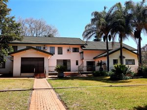 2.2 ha Farm in Kameeldrift East