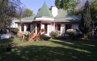 3 Bedroom House in Maroeladal
