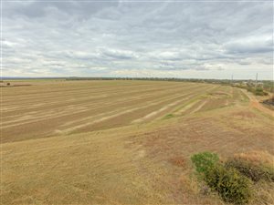 122 ha Farm in Dinokeng