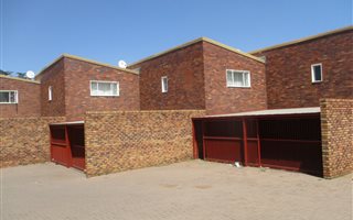 3 Bedroom Duplex in Vanderbijlpark CW5