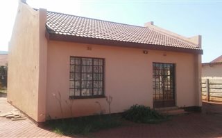 2 Bedroom House in Lebowakgomo