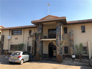 230 m² Commercial space in Highveld