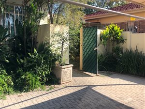 2 Bed Garden Cottage in Franklin Roosevelt Park