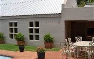 2 Bedroom Apartment in Elton Hill