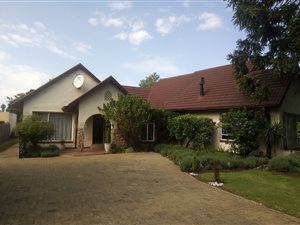4 Bed House in Brackenhurst