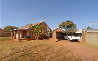 3 Bedroom House in Crystal Park