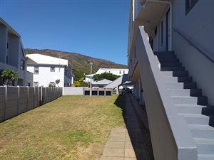 2 Bed Apartment in Paarl