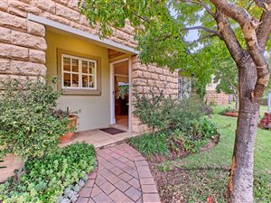 2 Bed House in Waterfall Hills Mature Lifestyle Estate