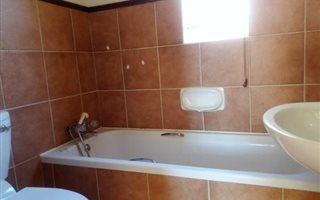 2 Bedroom Simplex in Mooikloof Ridge