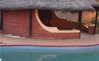 1 Bedroom House in Flora Park